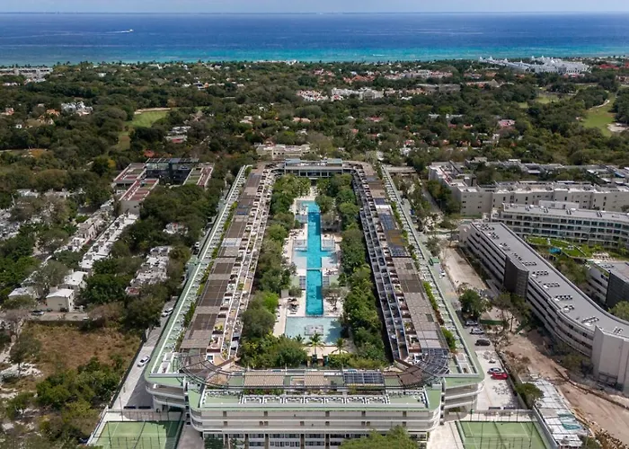 Luxury Tropical Retreat In Playacar *